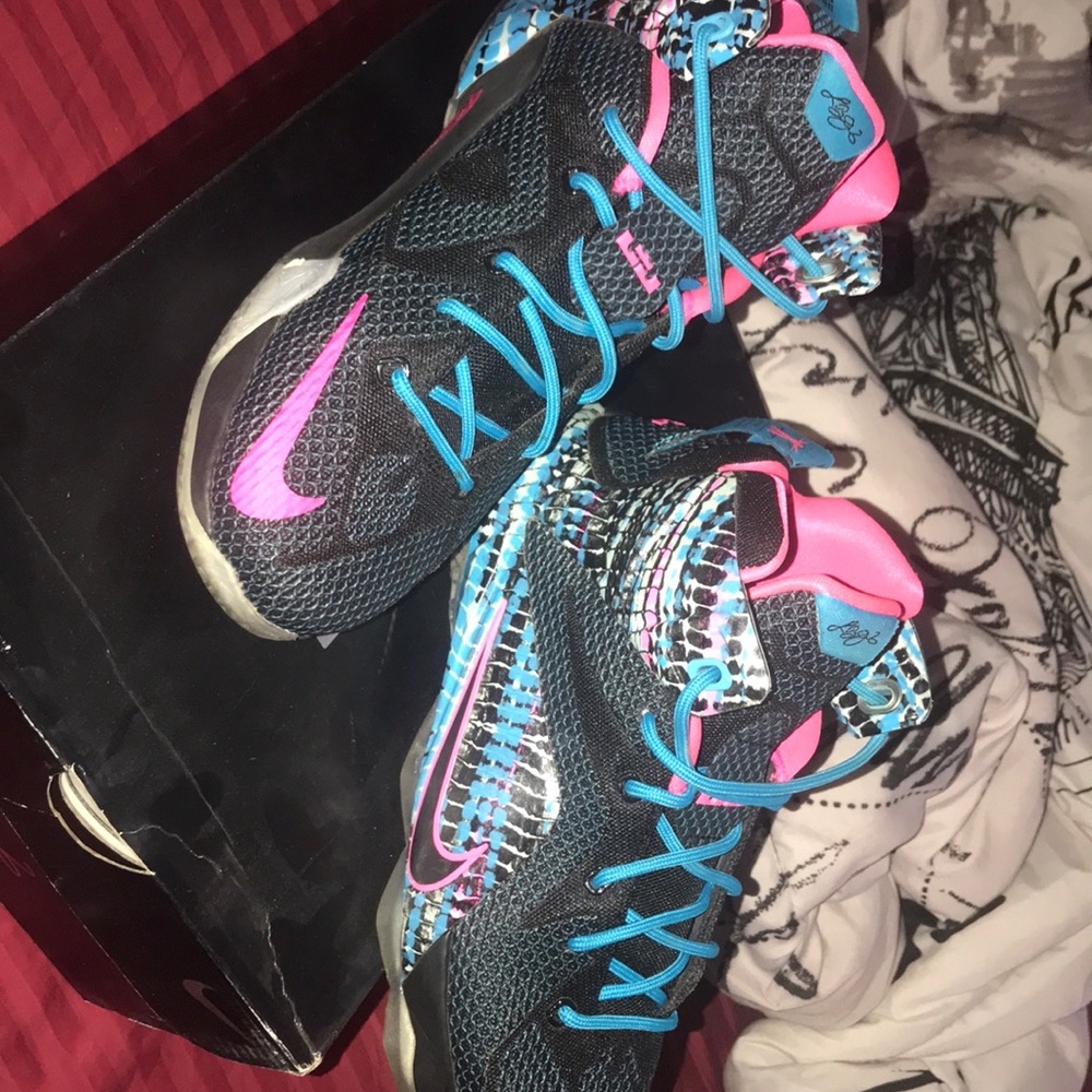 Lebron XII size 6.5Y